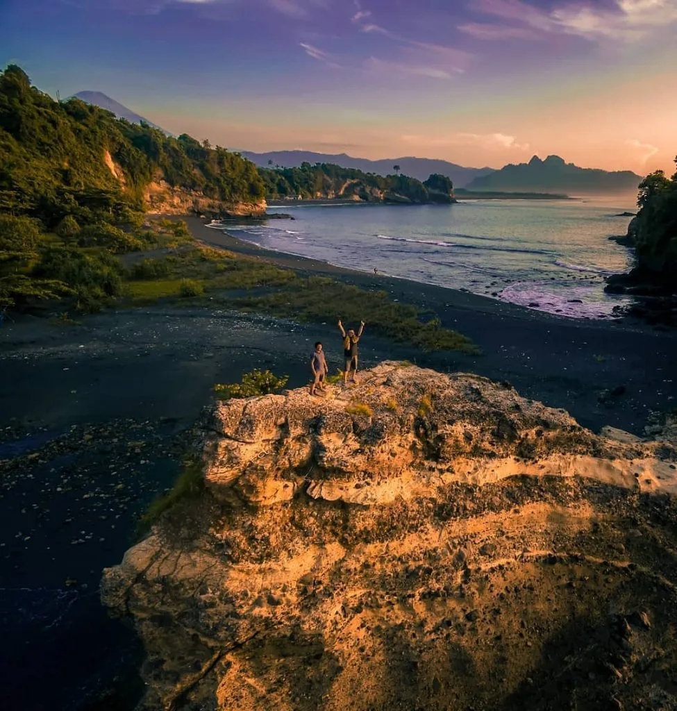 pantai di Malang Selatan