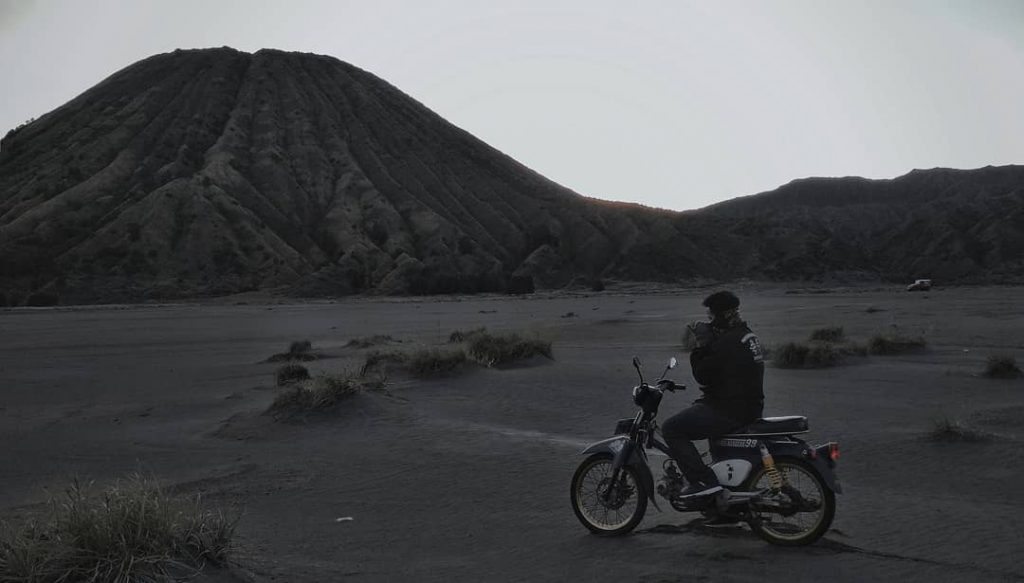 cara menikmati keindahan bromo