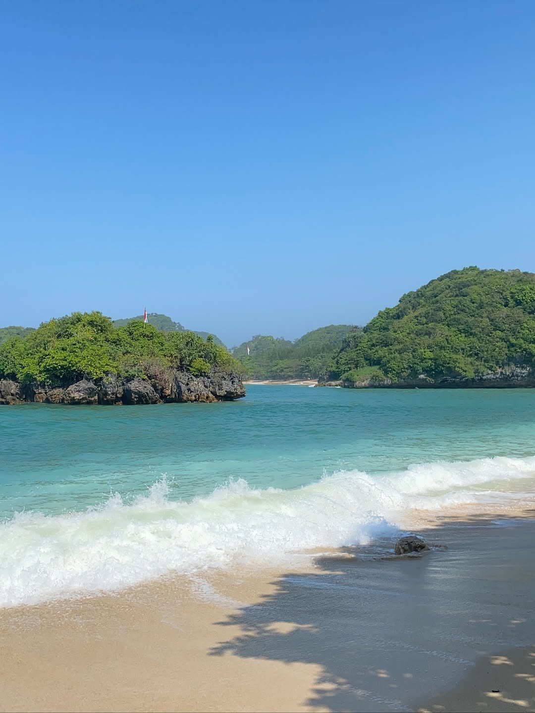 Keindahan panorama Pantai Gatra Malang
