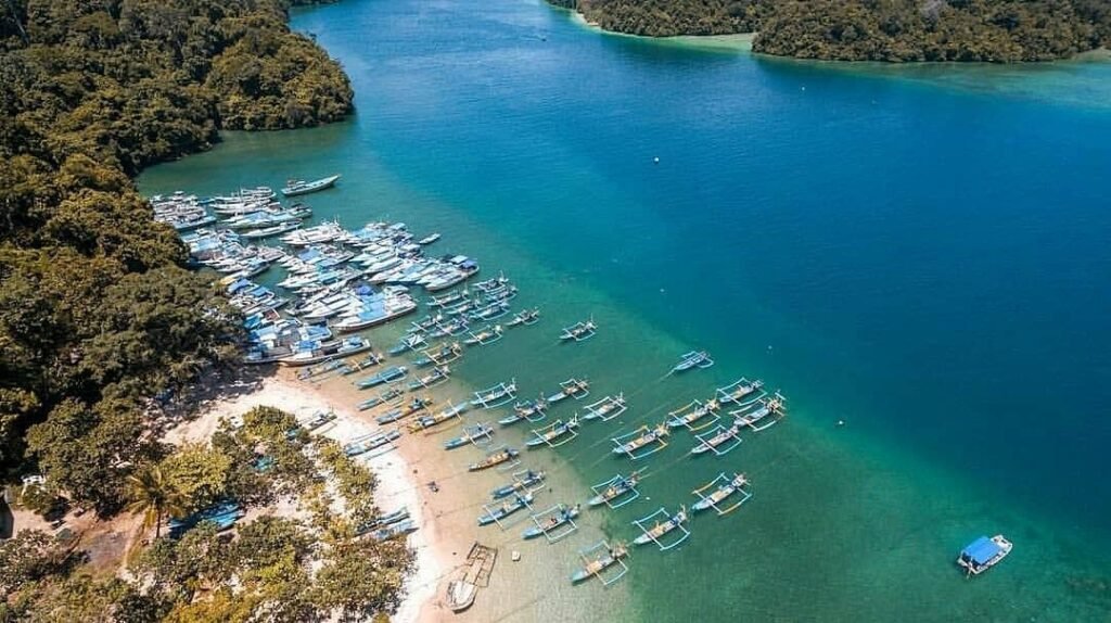 pantai lenggoksono malang pantai lenggoksono malang