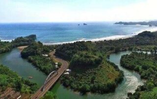 Panorama pantai bajulmati