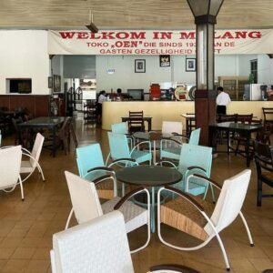 Suasana pagi hari di Toko Oen Malang