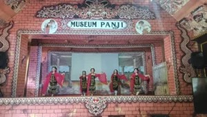 pertunjukan seni tari museum panji