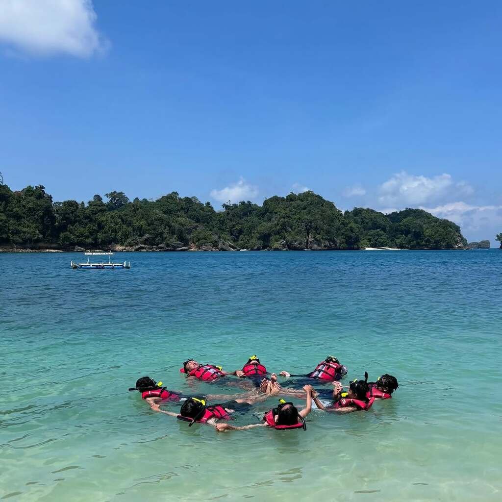 aktivitas snorkeling aktivitas snorkeling