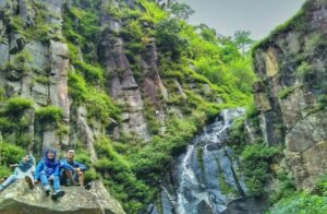 batu ikonik coban cupit urang