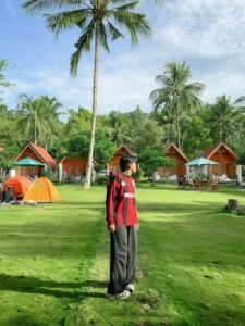 Berfoto di area Pantai Wedi Awu