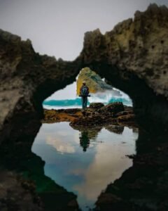 Salah satu spot foto di Pantai Ngliyep