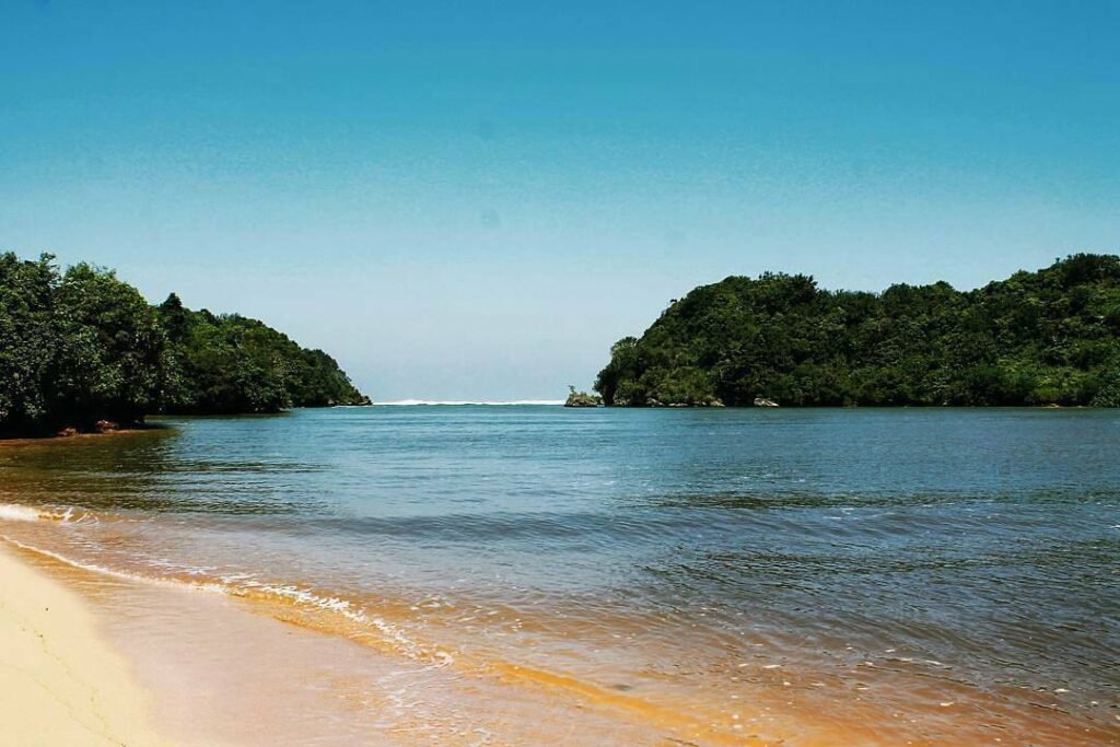 Pantai Clungup Malang Pantai Clungup Malang