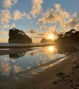 Keindahan matahari terbenam