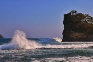 Karakteristik ombak di Pantai Jolangkung