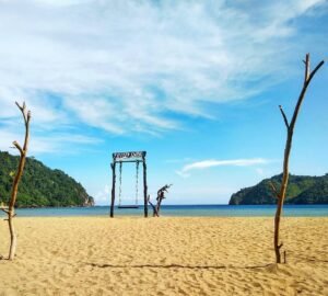 Spot ayunan di Pantai Sipelot