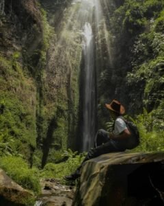 Suasana pagi hari di Coban Glotak Malang