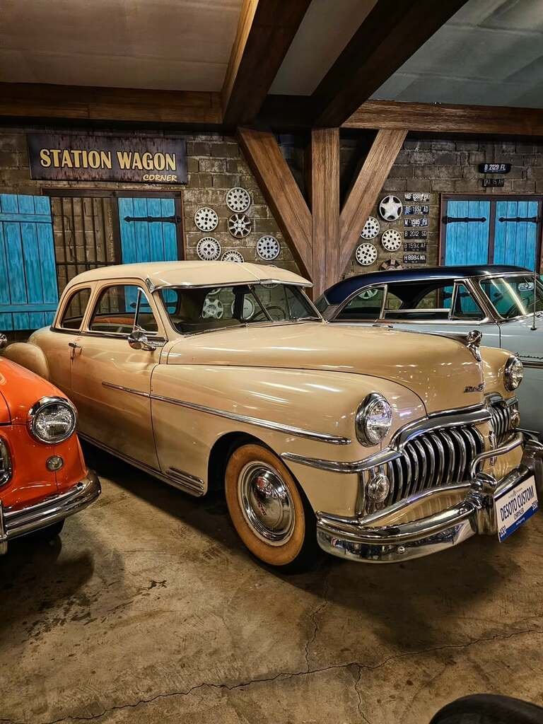 Mobil klasik di Museum Angkut Batu Mobil klasik di Museum Angkut Batu