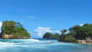 Keindahan Pantai Jolangkung