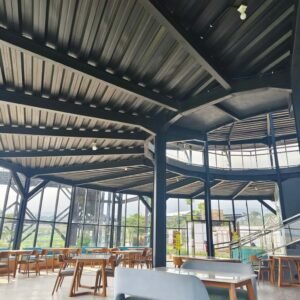 Cafe dan resto dengan konsep kaca