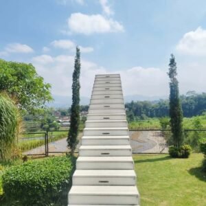 Spot foto Stairway to Heaven di Malang Skyland