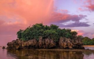 Keindahan sunset di Pantai Gatra