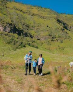 Mengabadikan momen bersama keluarga