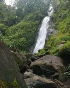 Keindahan air terjun Watu Ondo Keindahan air terjun Watu Ondo