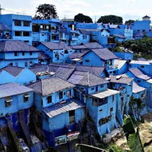 Nuansa Kampung Biru Arema