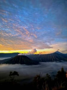 Panorama sunrise dari Bukit Cinta Panorama sunrise dari Bukit Cinta