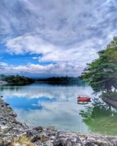 Suasana di Bendungan Lahor