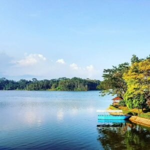 Keindahan Bendungan Lahor saat pagi hari