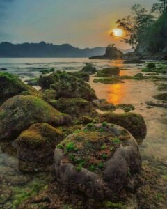 Pantai Bolu-bolu saat sore hari