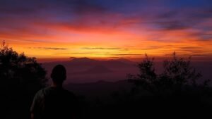 Panorama sunrise dari Puncak B30 Panorama sunrise dari Puncak B30