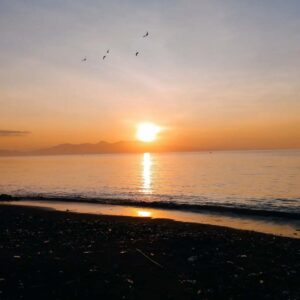 Keindahan sunset di Pantai Blimbingsari