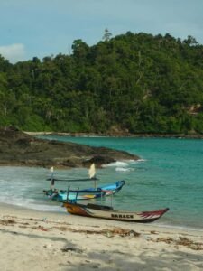 Perahu di tepi Pantai Wedi Ireng
