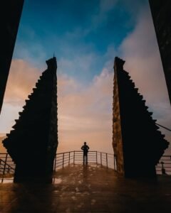 Spot foto ikonik di area Empat Pilar Tugu Brawijaya Spot foto ikonik di area Empat Pilar Tugu Brawijaya