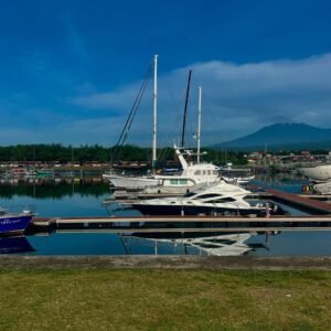 Kapal-kapal di dermaga