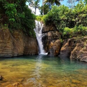 Panorama air terjun yang indah