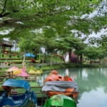 Sepeda air di danau buatan Sepeda air di danau buatan