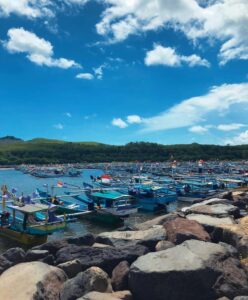 Perahu nelayan di Pantai Grajagan