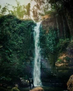 Kemegahan Air Terjun Ringin Gantung
