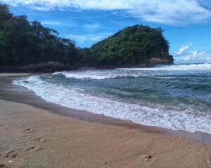 Panorama Pantai Mrutu