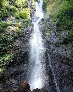 Panorama air terjun yang memukau