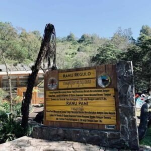 Ranu Pani dan Ranu Regulo Ranu Pani dan Ranu Regulo