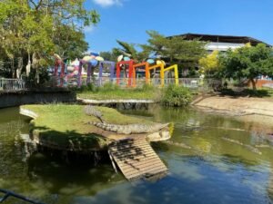 Area penangkaran buaya di Batu Ekonomis Park Area penangkaran buaya di Batu Ekonomis Park
