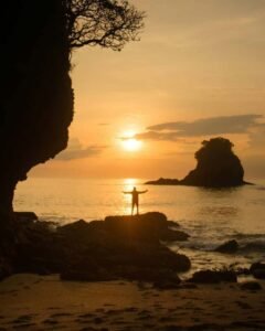 Keindahan langit senja di pantai