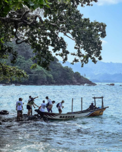 Penyewaan perahu di Green Island Banyuwangi Penyewaan perahu di Green Island Banyuwangi