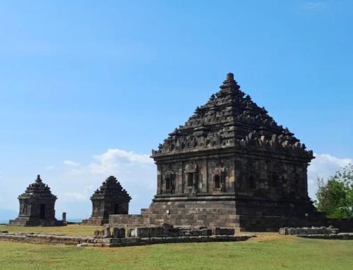Cand Ijo: Kompleks Candi di Puncak Bukit dengan Panorama Memukau