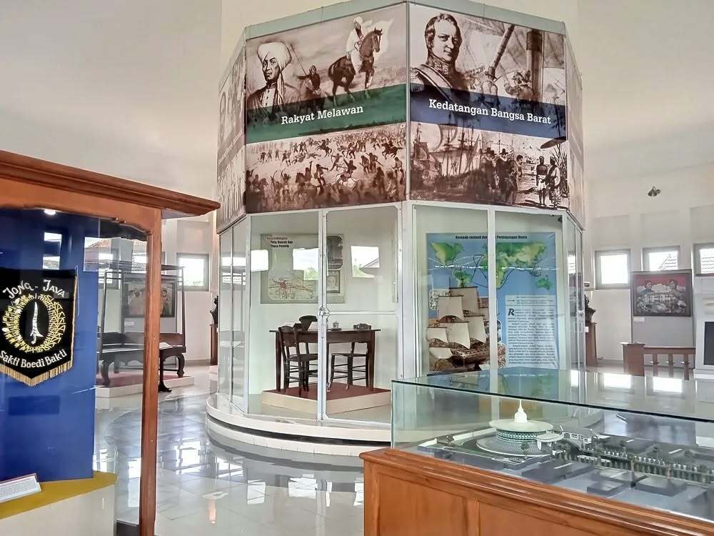 Ruang diorama/ruang pamer utama di Museum Perjuangan Yogyakarta.