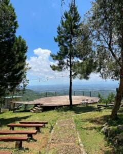Suasana Bukit Lintang Sewu di pagi hari