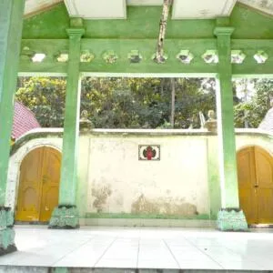 Pemandian Air Panas Parangwedang