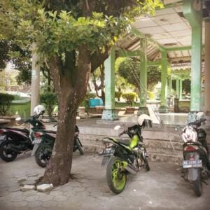 Tempat parkir untuk para pengunjung