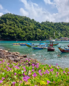 Keindahan Pantai Sadeng
