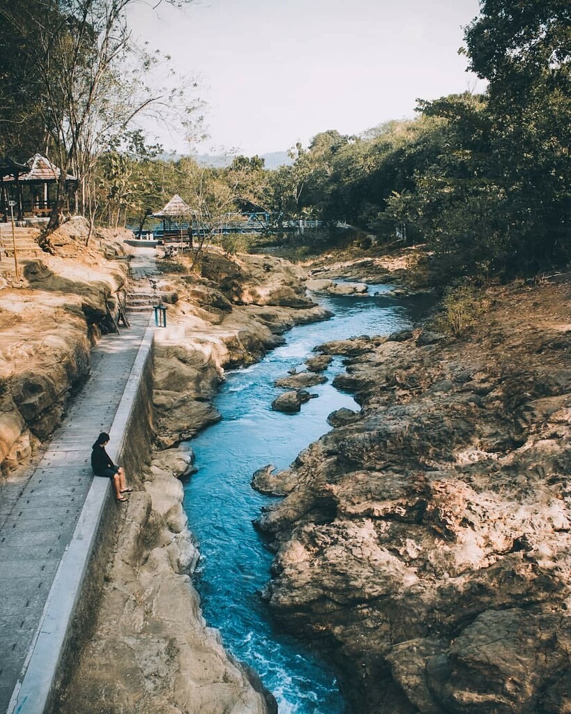 Panorama kawasan Lava Bantal Panorama kawasan Lava Bantal